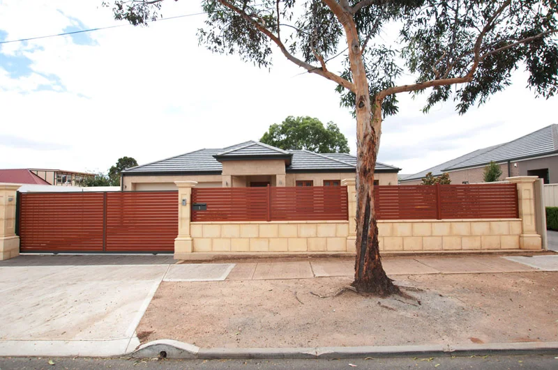 Completed Urban Earthworks fencing project 4